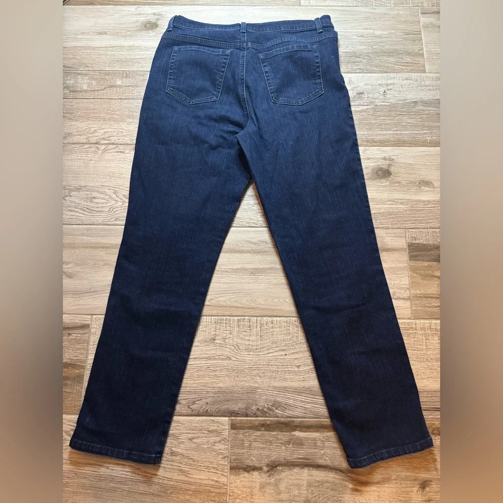 Gloria Vanderbilt Dark Indigo Straight Leg Jeans size 12 in great condition